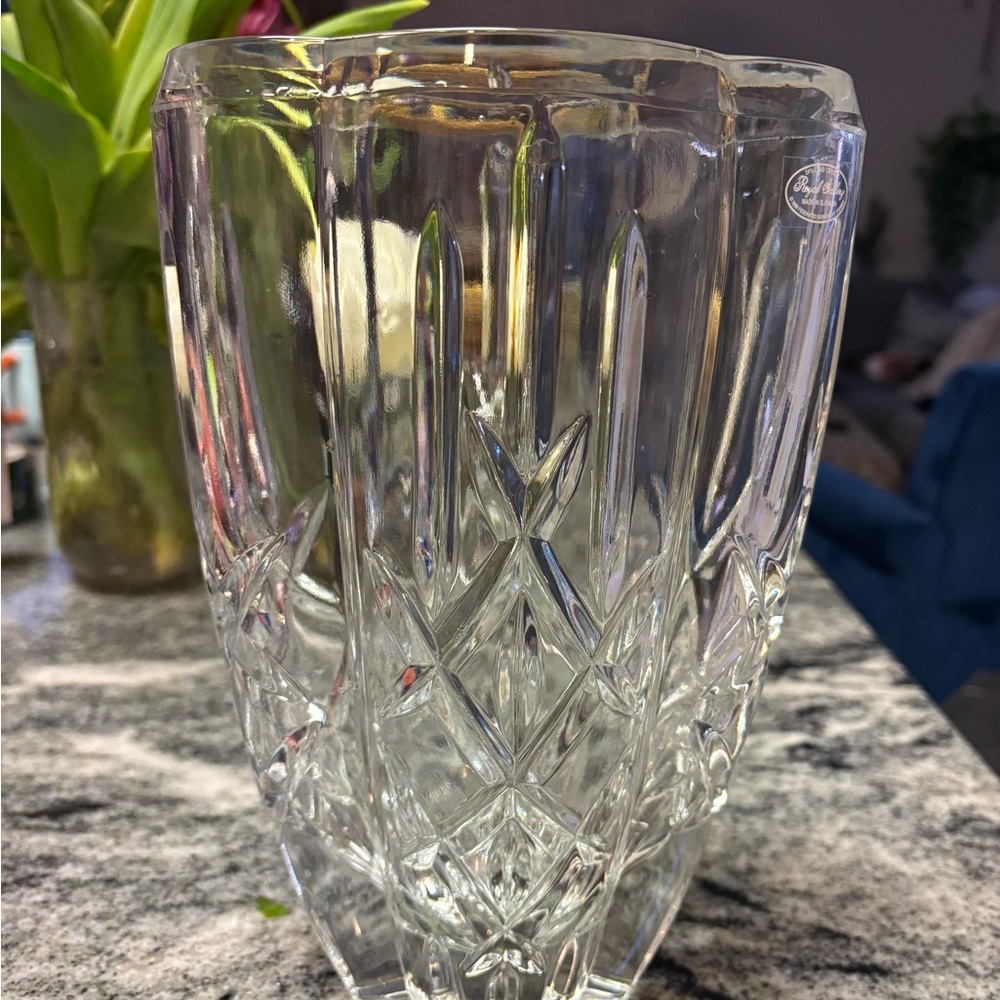 Royal Gallery Elegant Crystal Vase - Picture 10 of 16